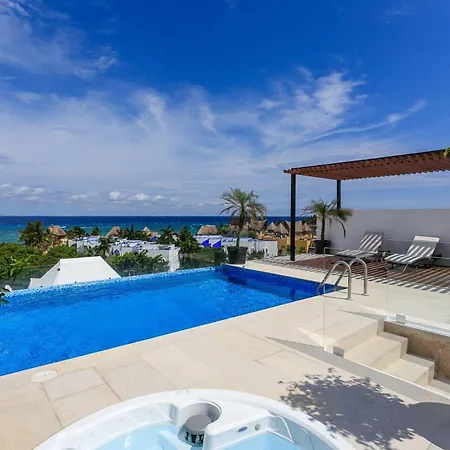 Menesse-2Bedrooms-Perfectspot Steps To The Ocean